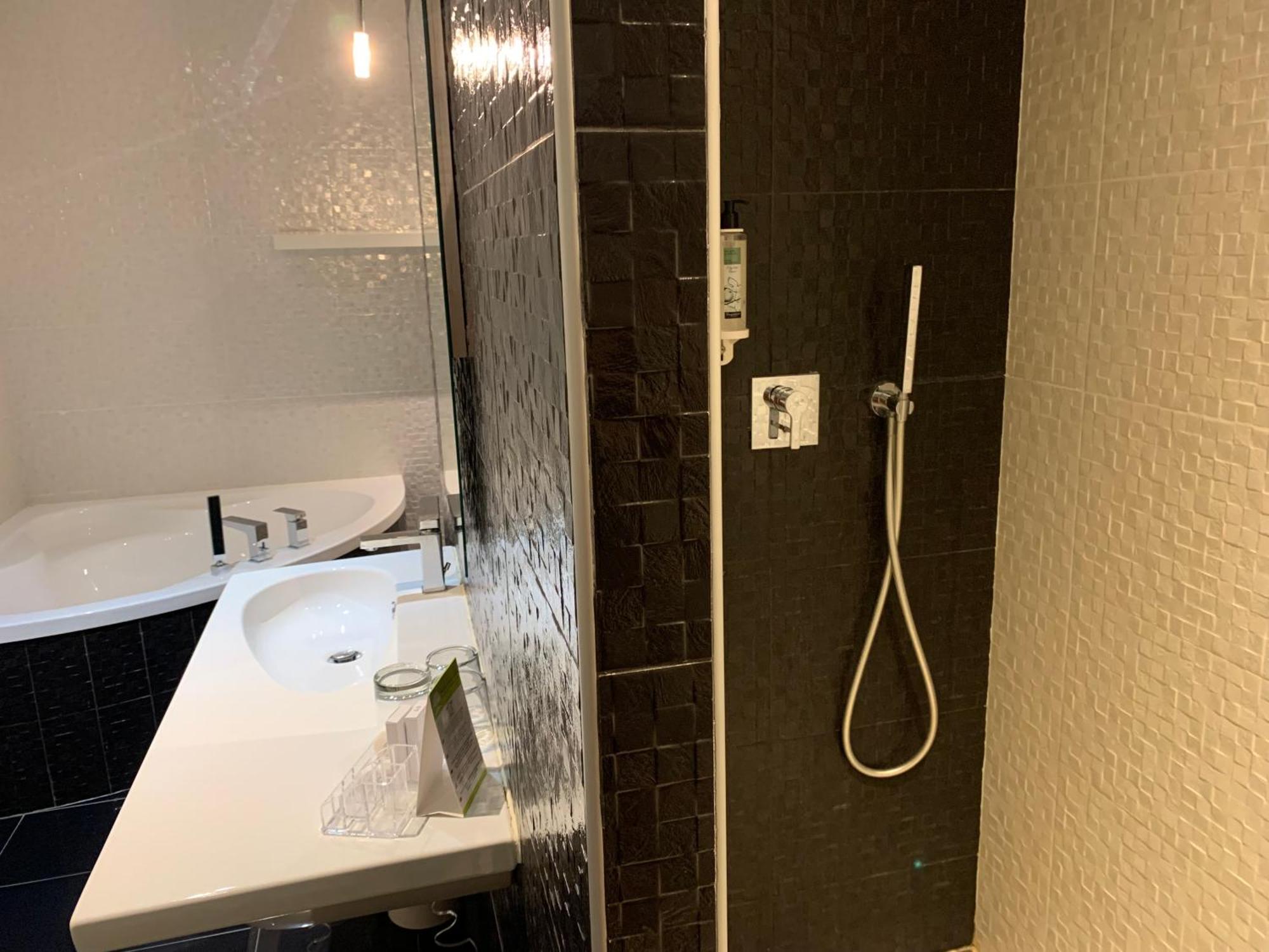 Les Criquets Hotel & Spa Blanquefort  Kültér fotó
